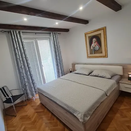Apartman Erna *